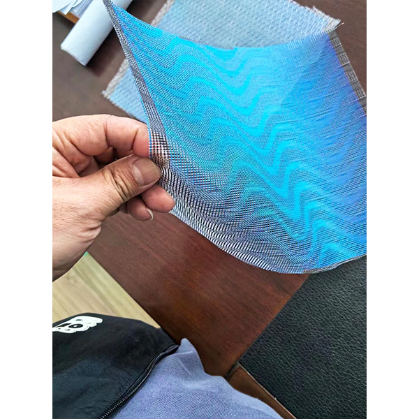 運動鞋麵料紡（fǎng）織品表麵（miàn）真（zhēn）空鍍膜